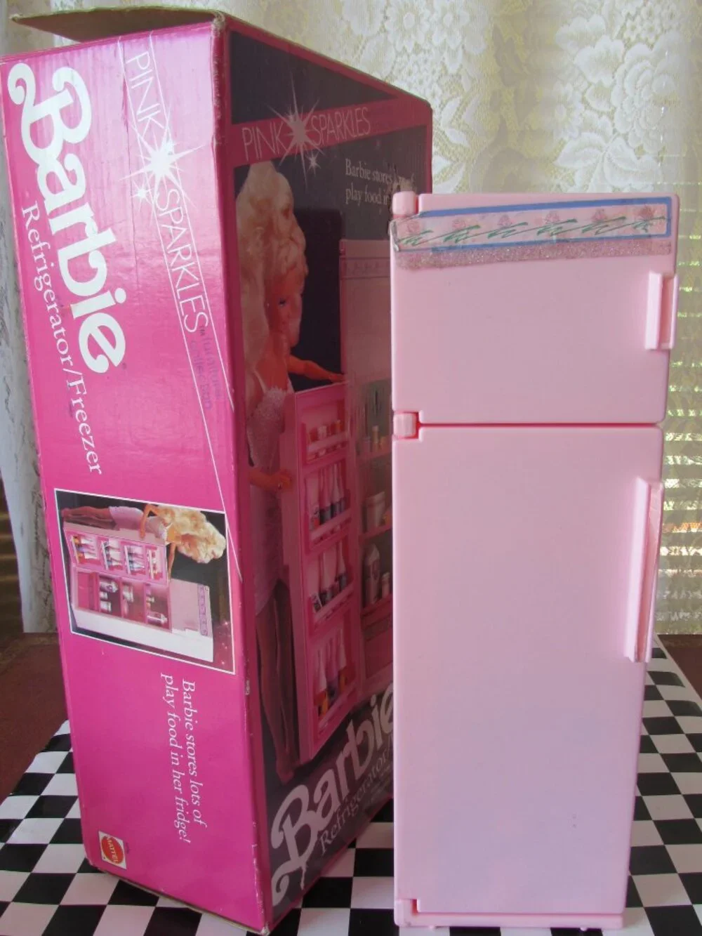 BARBIE REFRIGERATOR, PINK FRIDGE in ORIGINAL BOX, VINTAGE 1990 MATTEL #4776 GOOD